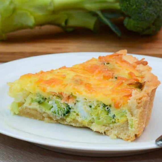 Laks og broccolitærte opskrift fra Bageglad