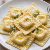 Hjemmelavet pasta opskrift på ravioli