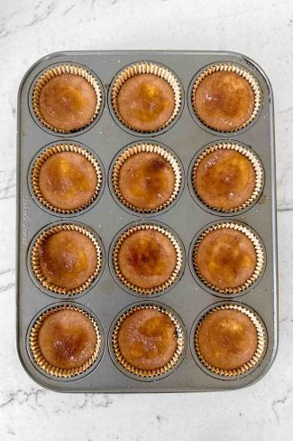 Kanelmuffins i muffinsforme