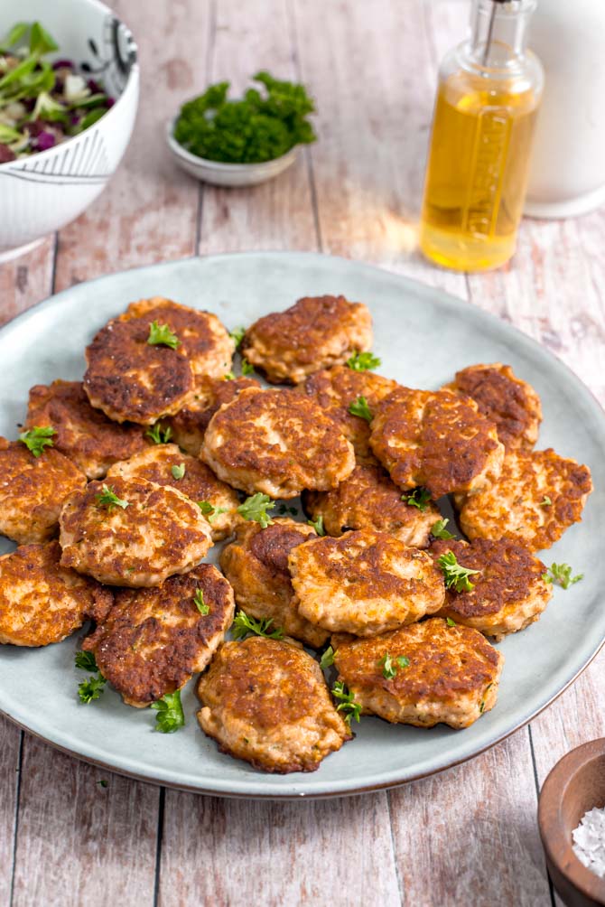 Nemme og smagfulde kyllingefrikadeller fra Bageglad