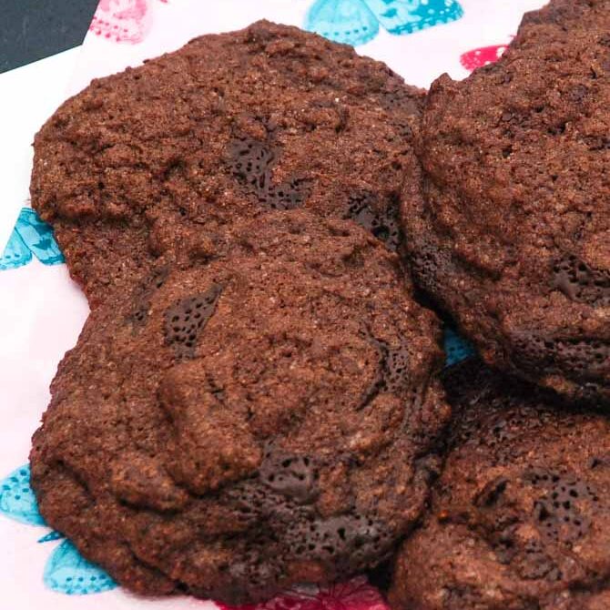 Chokolade cookies med chokolade stykker fra Bageglad