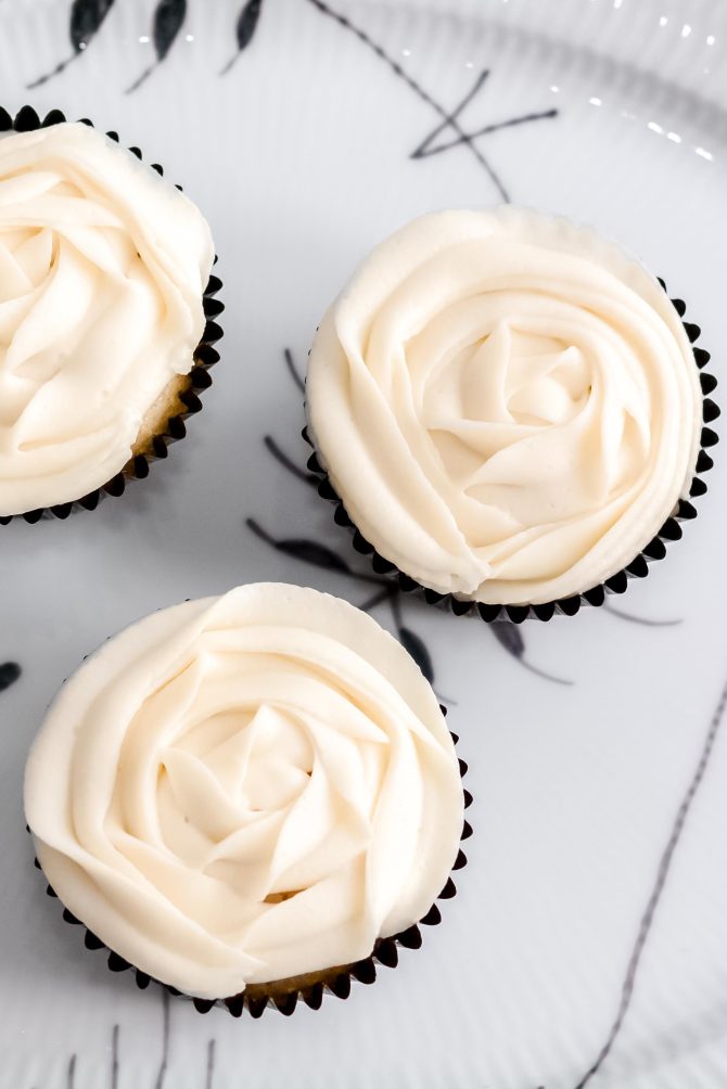 Citron cupcakes med roser