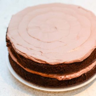 Chokodelagkage med glasur