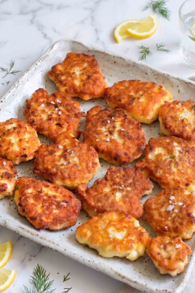 Fiskefrikadeller med laks