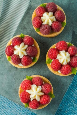 Små hindbærtærter opskrift fra Bageglad