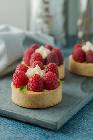 Små hindbær tærter fra Bageglad