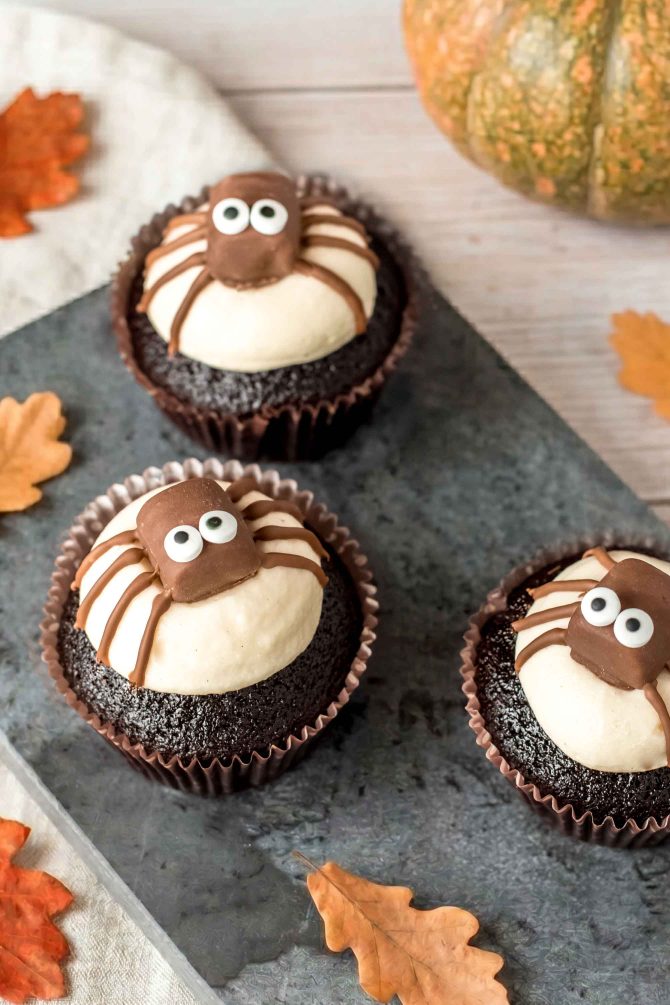 Edderkop cupcakes til Halloween