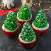 Juletræ cupcakes opskrift fra Bageglad