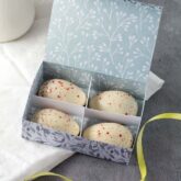 Hindbær påskeæg med to slags chokolade