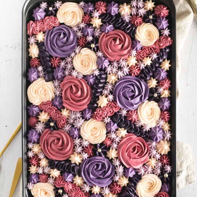 Chokoladekage med rose smørcreme