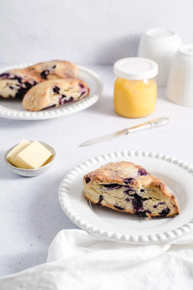 Scones med lemon curd