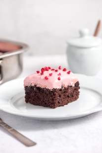 Chokoladekage opskrift med hindbær glasur