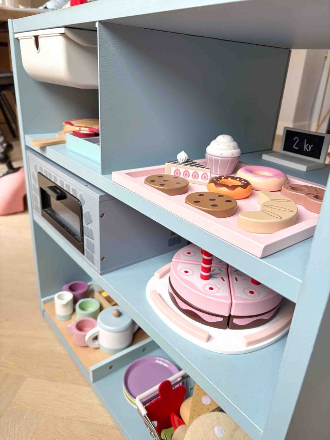 IKEA hack købmandsbutik legekøkken til børn