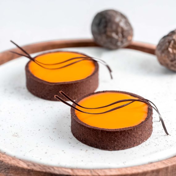 Saltkaramel og passionsfrugt tærter