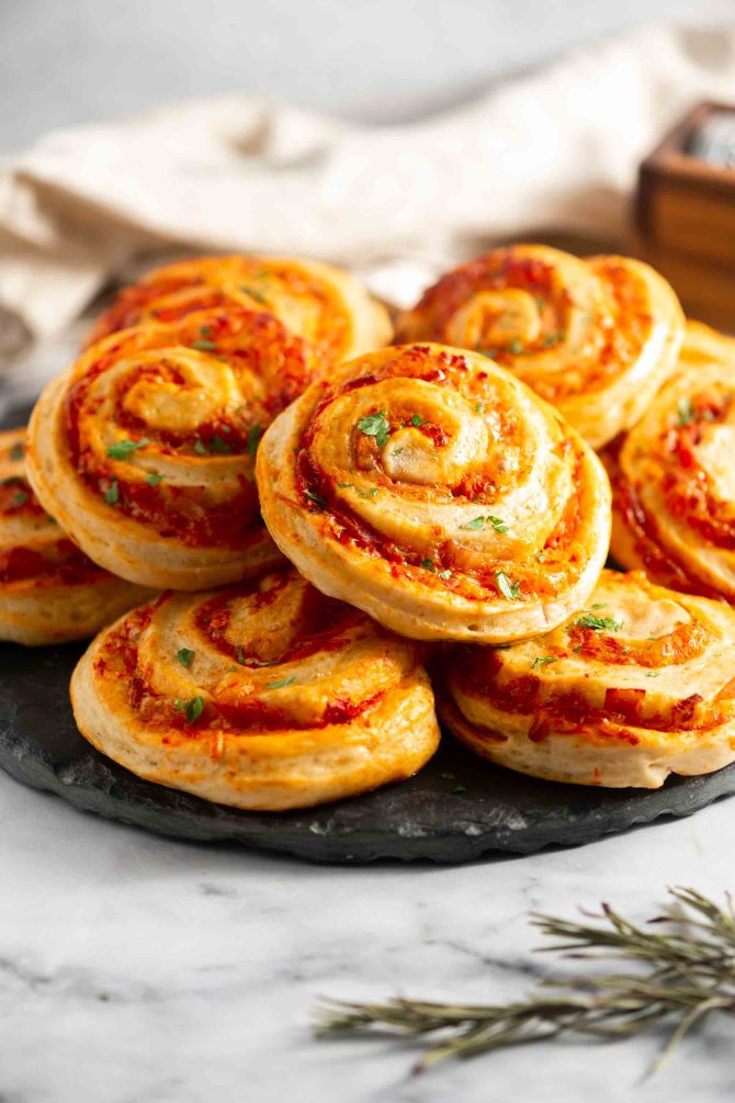 Nemme brioche pizzasnegle