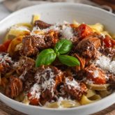 Italiensk okseragout opskrift fra Bageglad