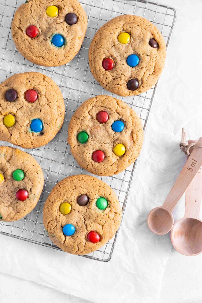 M&M cookies opskrift
