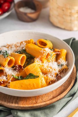 Cremet pasta med spinat