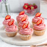 Jordbær cupcakes fra Bageglad